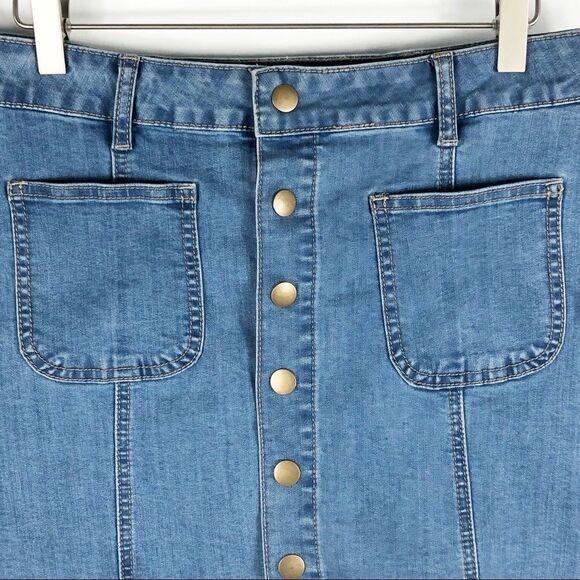 Altar’d State denim skirt, snaps down the front - Picture 2 of 8